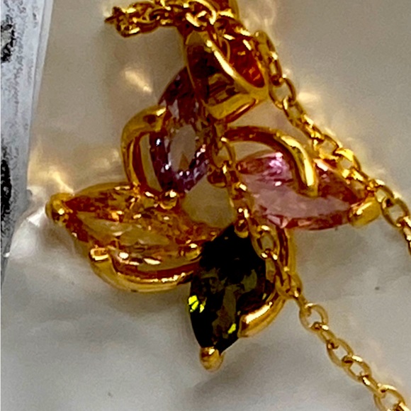 NWT-3 Styles🌸💧🍀Pretty🪞Sparkly Faux Swarovski Like Faceted Lab Created Stones - Picture 6 of 16